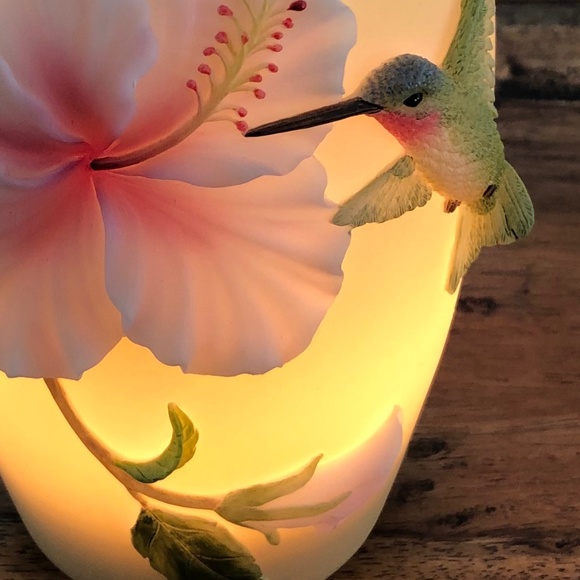 Ibis & Orchid Design - Hibiscus & Hummingbird Night Lamp - Picture 3 of 16